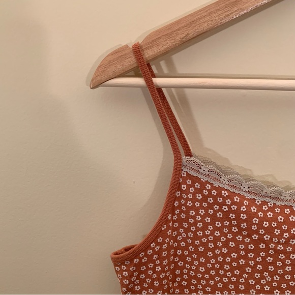 Levi’s Rust Lace Tank - Picture 3 of 15